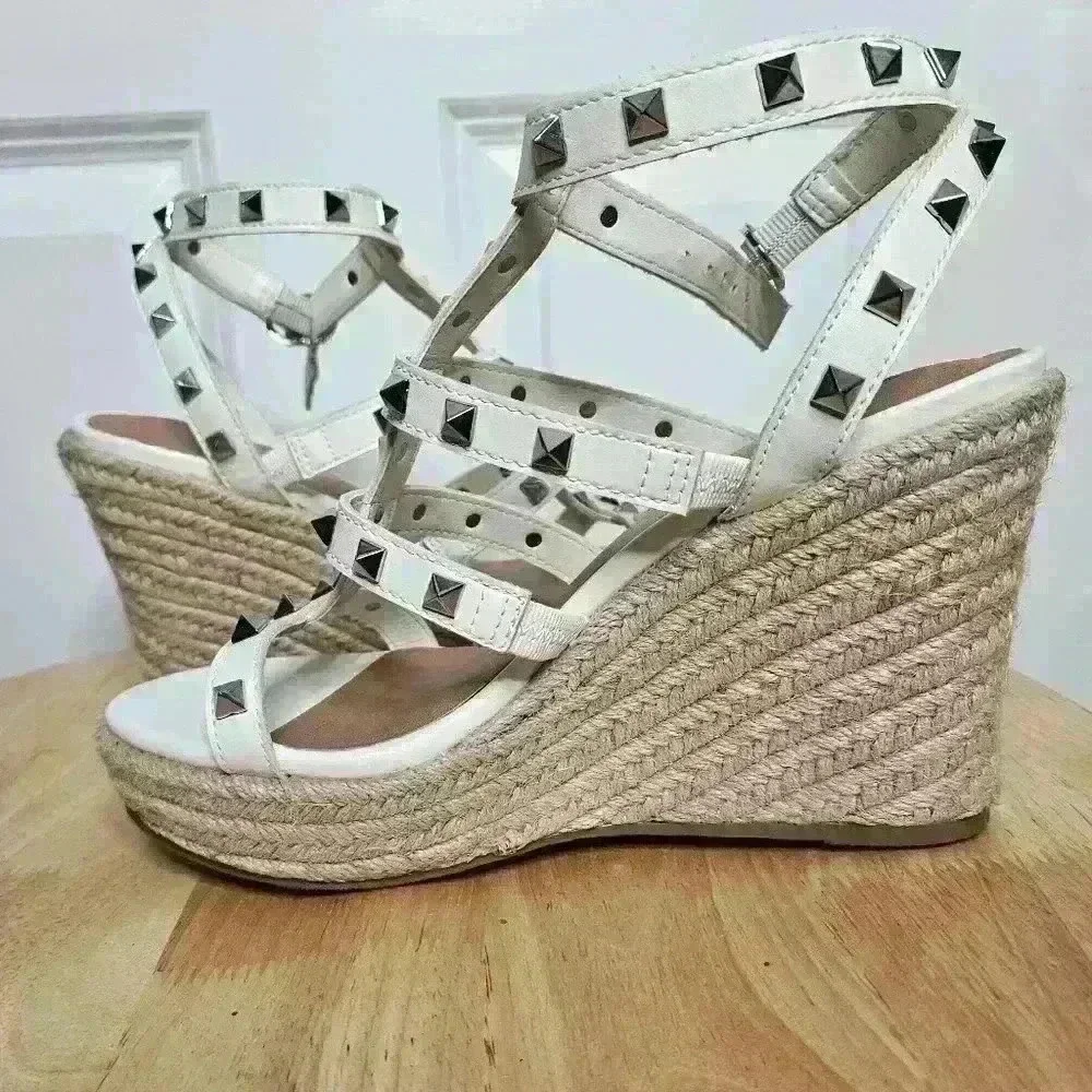 TORRID Studded Cage Platform Wedge size‎ 7WW
